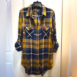 Plaid Tunic Button up Shirt. Long sleeves can be folded up into 3/4